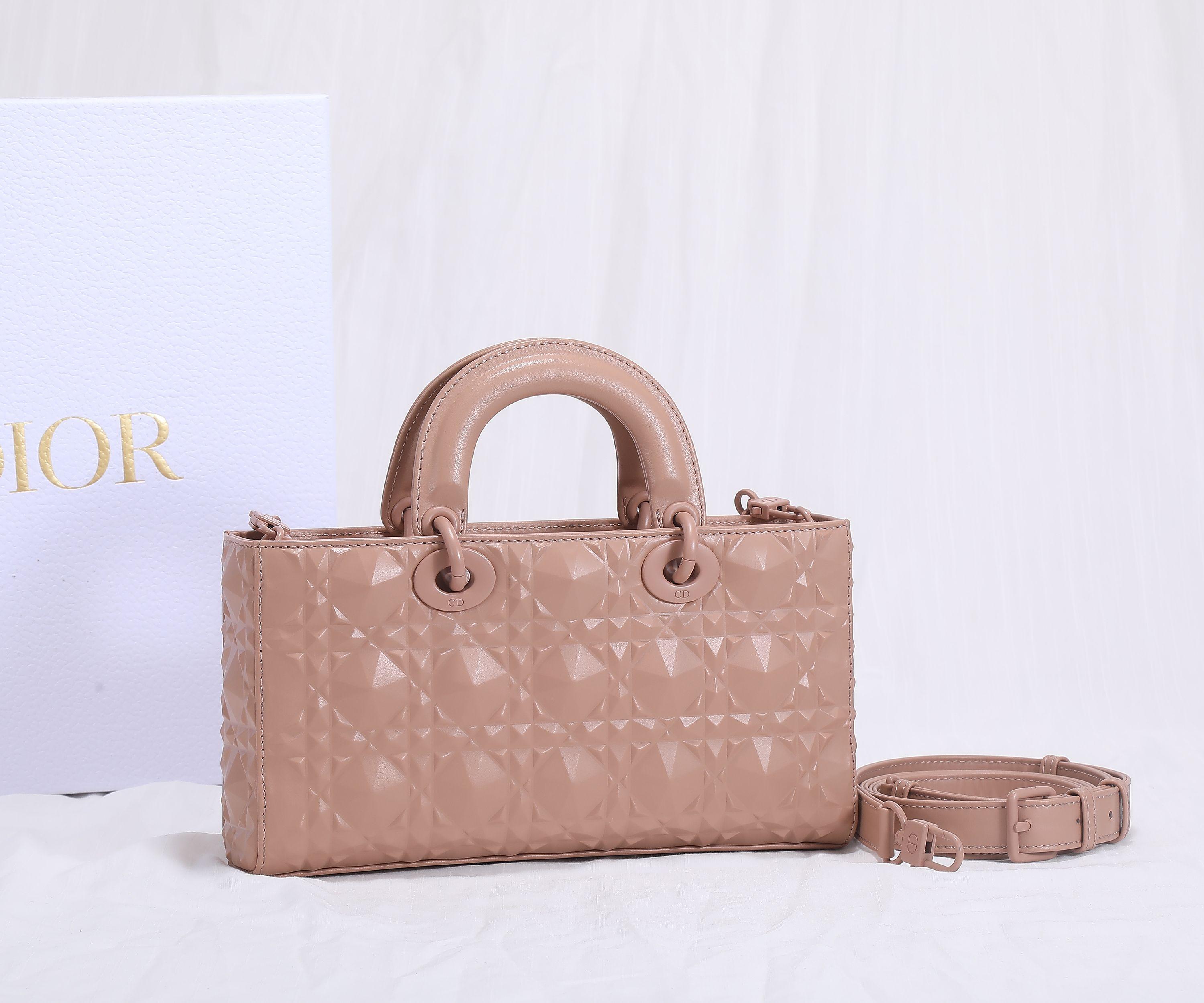 D I O R Dior Lady D-Joy Medium 레플리카 25번 이미지 - Bag | 세미샵 레플리카 사이트