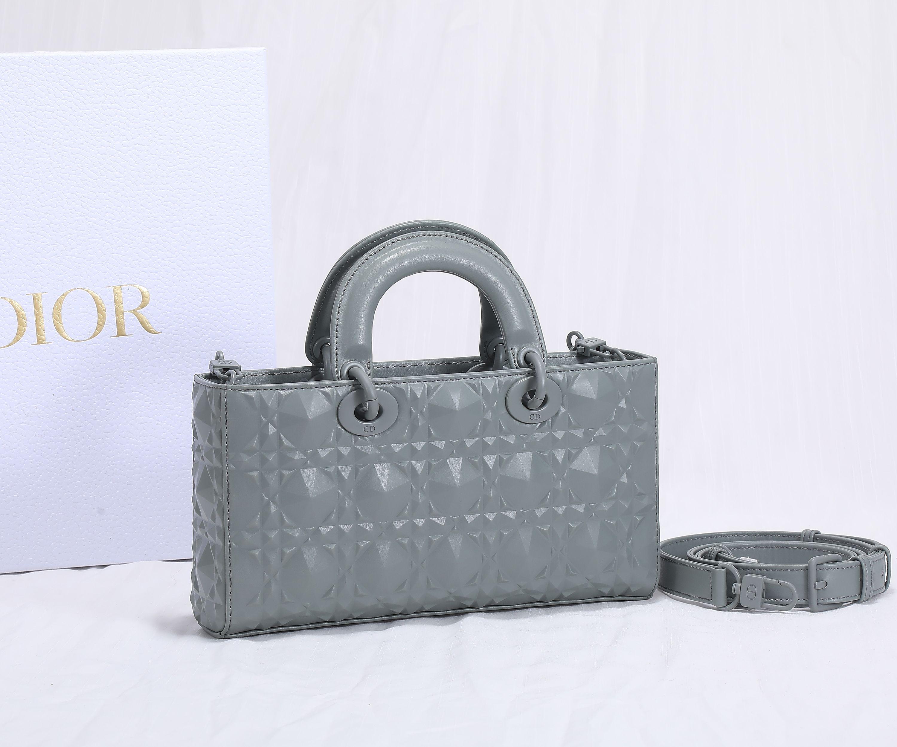 D I O R Dior Lady D-Joy Medium 레플리카 33번 이미지 - Bag | 세미샵 레플리카 사이트