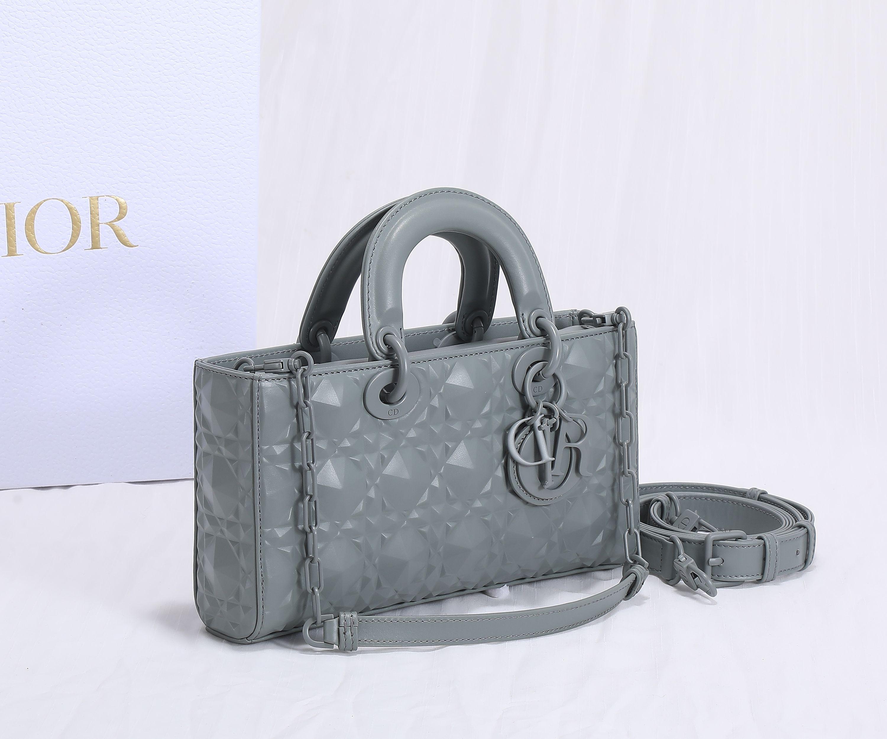 D I O R Dior Lady D-Joy Medium 레플리카 34번 이미지 - Bag | 세미샵 레플리카 사이트