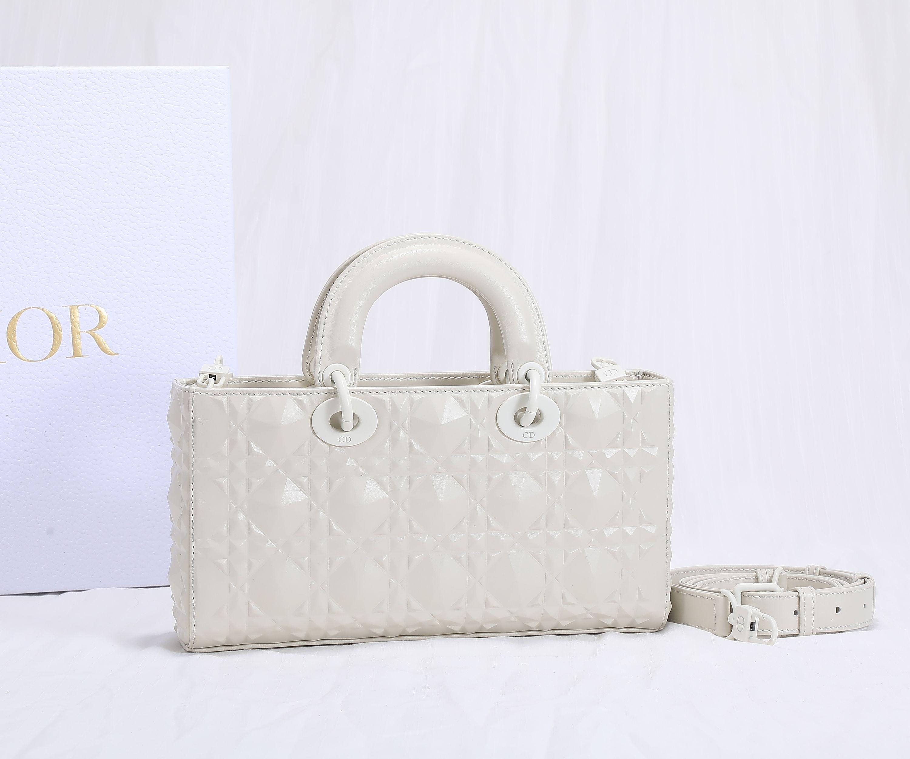 D I O R Dior Lady D-Joy Medium 레플리카 41번 이미지 - Bag | 세미샵 레플리카 사이트