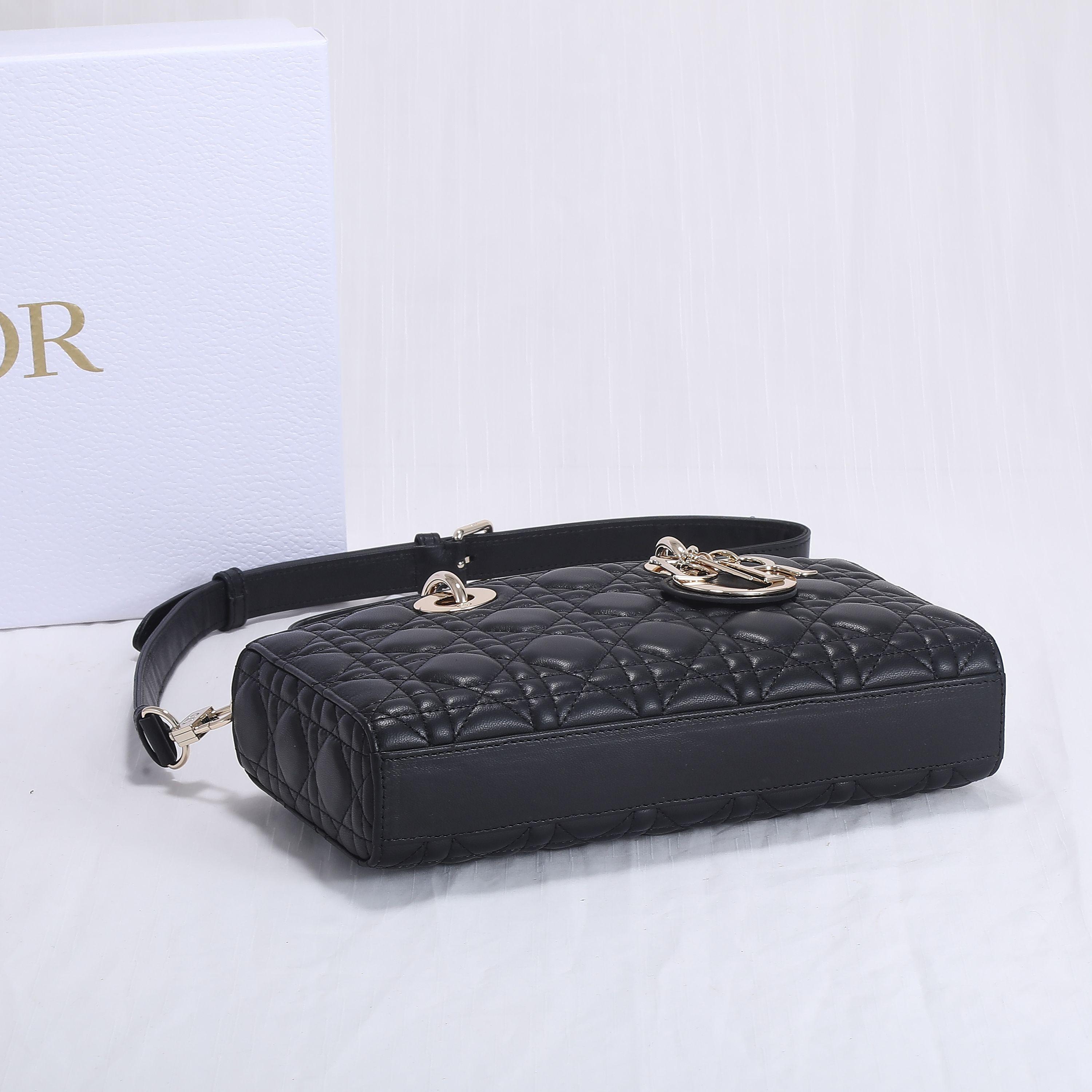 D I O R Dior Lady D-Joy Medium 레플리카 51번 이미지 - Bag | 세미샵 레플리카 사이트
