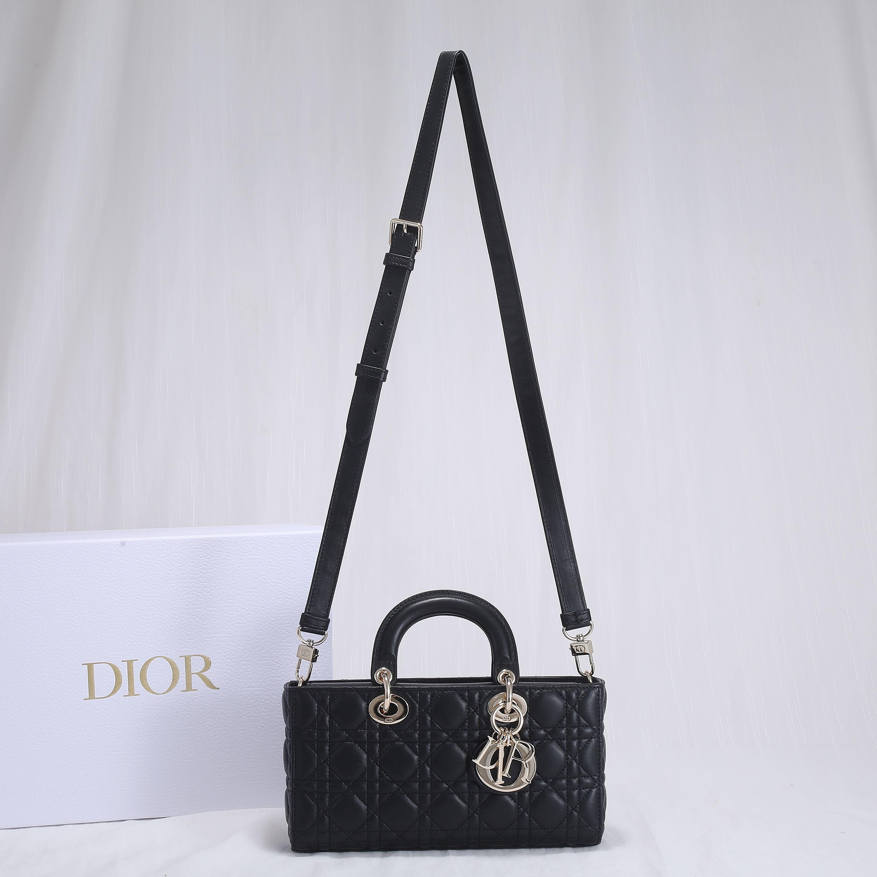 D I O R Dior Lady D-Joy Medium 레플리카 52번 이미지 - Bag | 세미샵 레플리카 사이트