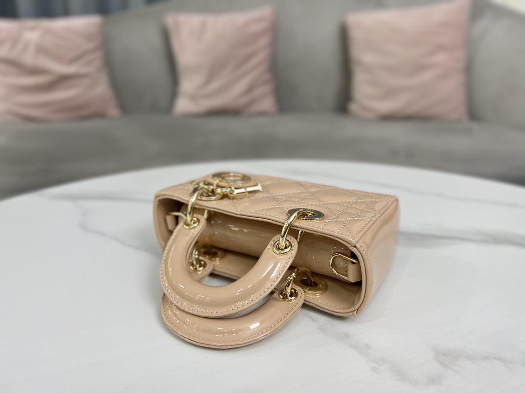 D I O R Dior Lady D-Joy Patent 레플리카 22번 이미지 - Bag | 세미샵 레플리카 사이트