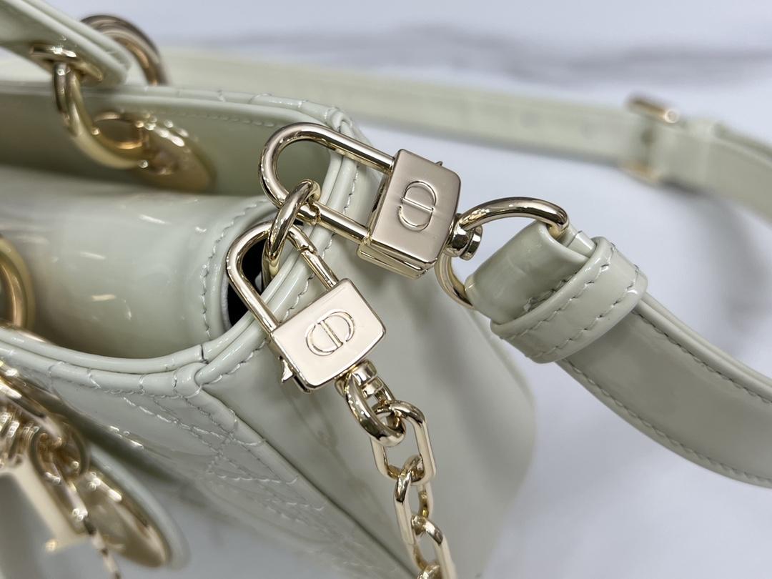 D I O R Dior Lady D-Joy Patent 레플리카 37번 이미지 - Bag | 세미샵 레플리카 사이트