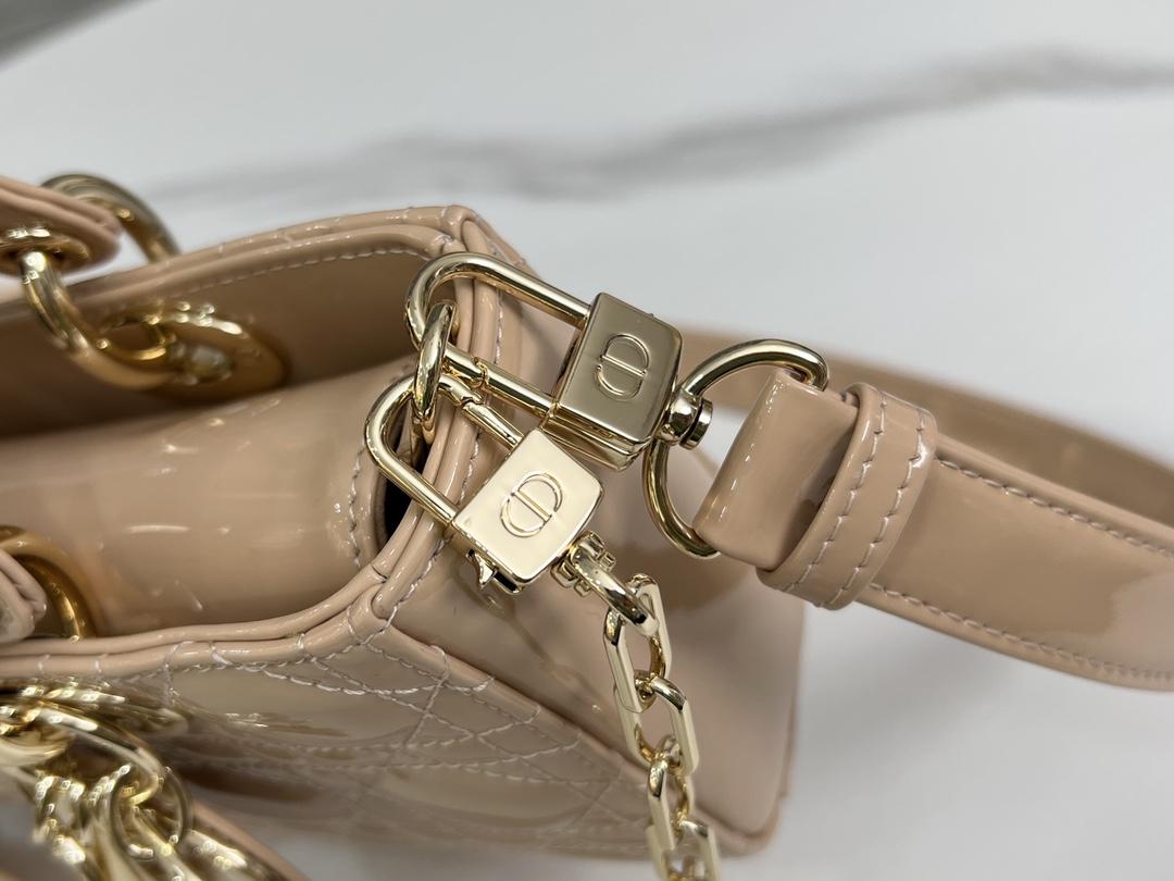 D I O R Dior Lady D-Joy Patent 레플리카 45번 이미지 - Bag | 세미샵 레플리카 사이트