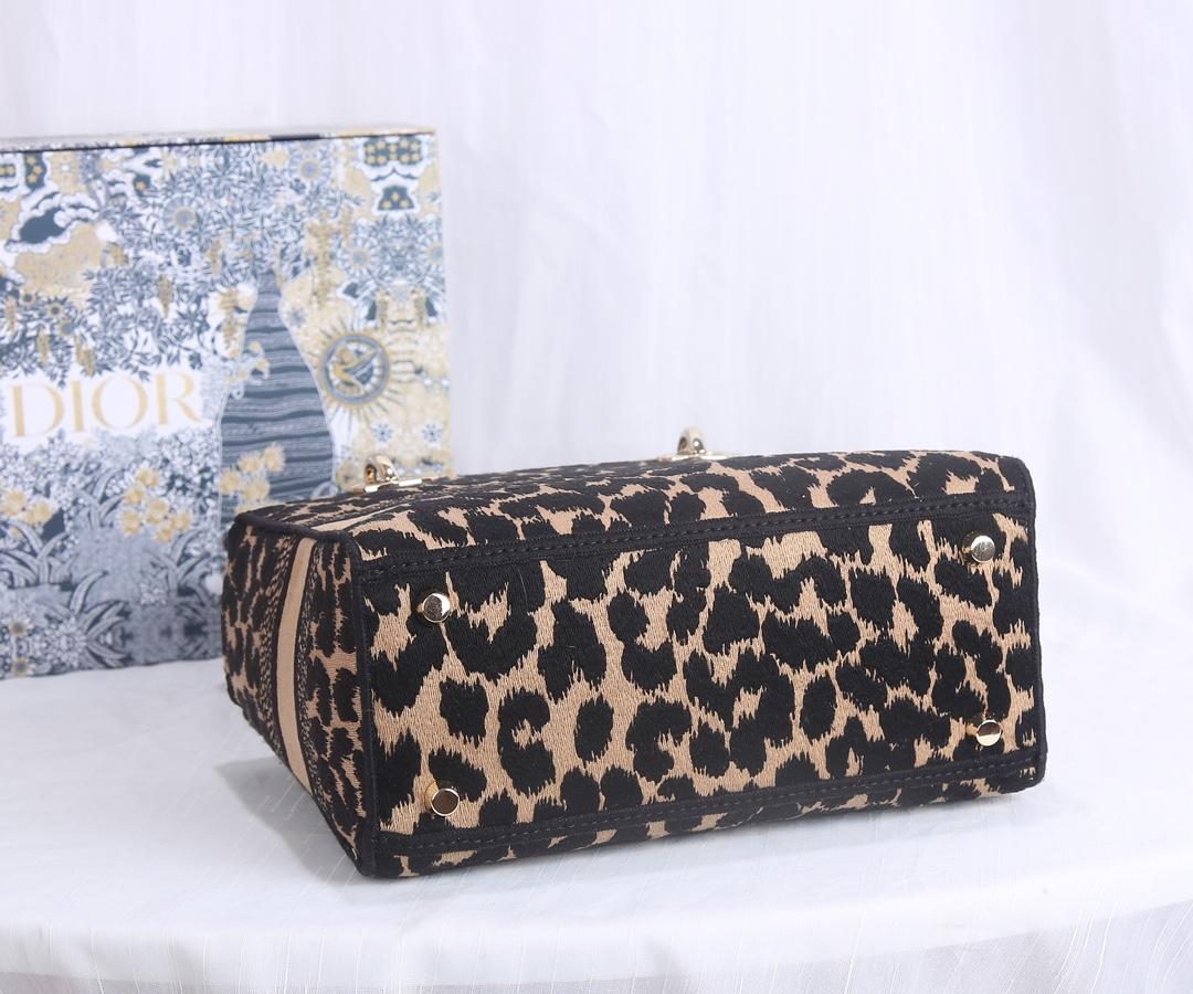 D I O R Dior Lady D-Lite Medium 레플리카 4번 이미지 - Bag | 세미샵 레플리카 사이트