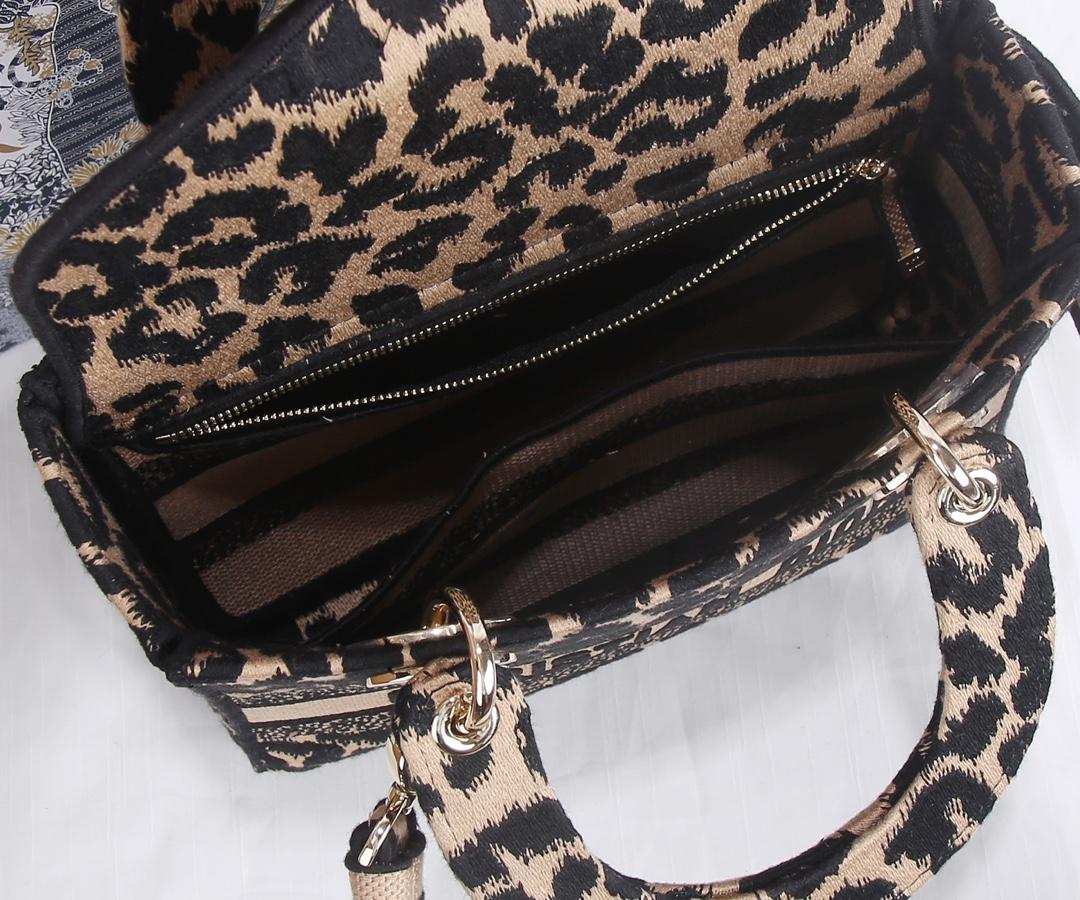 D I O R Dior Lady D-Lite Medium 레플리카 7번 이미지 - Bag | 세미샵 레플리카 사이트