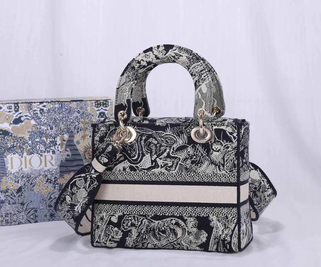 D I O R Dior Lady D-Lite Medium 레플리카 26번 이미지 - Bag | 세미샵 레플리카 사이트