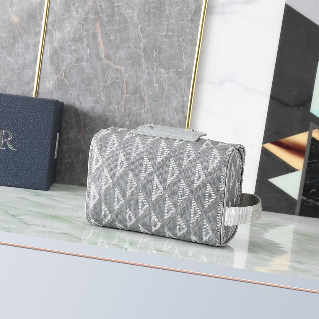 D I O R Dior Lingot Toiletry 레플리카 18번 이미지 - Bag | 세미샵 레플리카 사이트