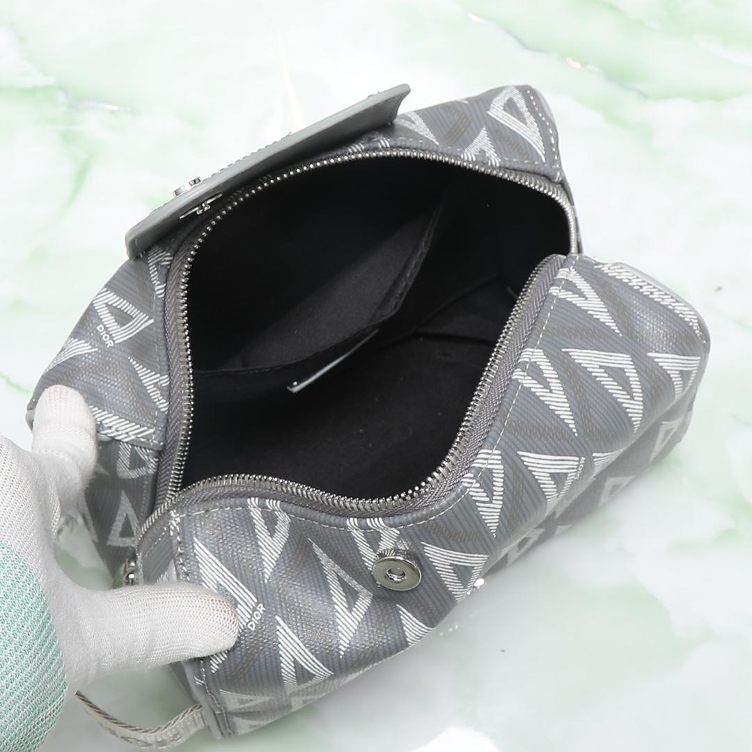 D I O R Dior Lingot Toiletry 레플리카 23번 이미지 - Bag | 세미샵 레플리카 사이트