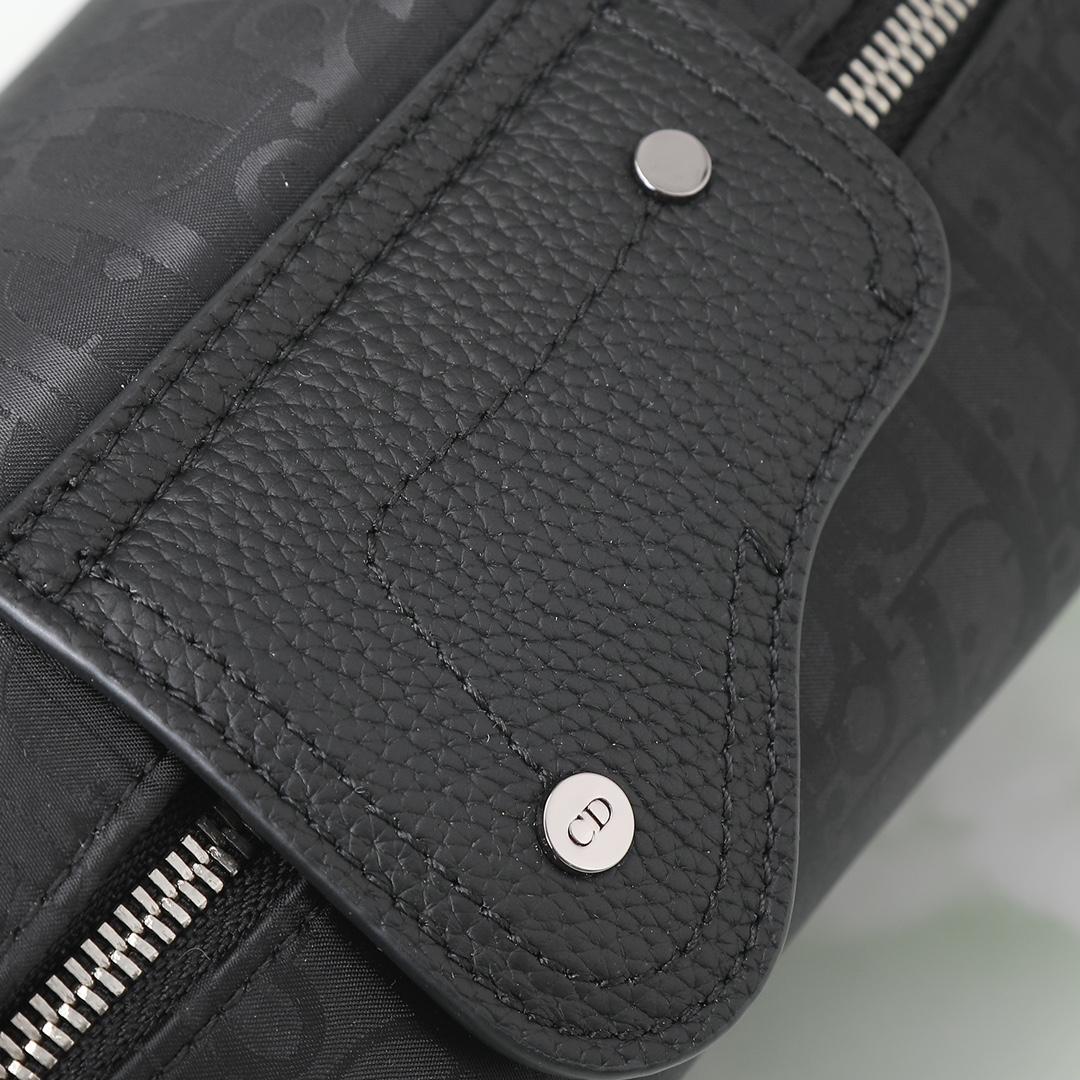 D I O R Dior Lingot Toiletry 레플리카 30번 이미지 - Bag | 세미샵 레플리카 사이트