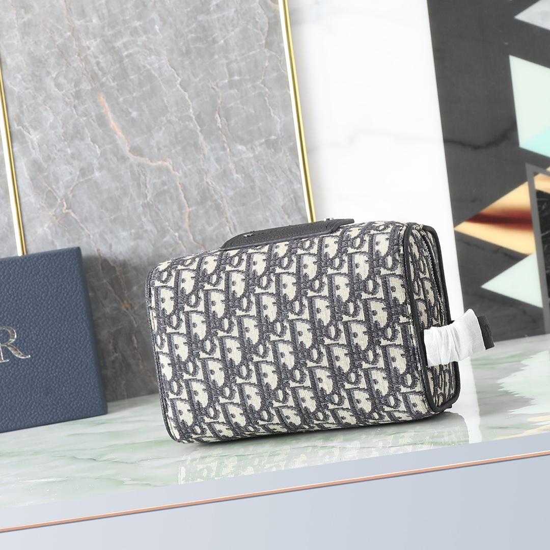 D I O R Dior Lingot Toiletry 레플리카 34번 이미지 - Bag | 세미샵 레플리카 사이트