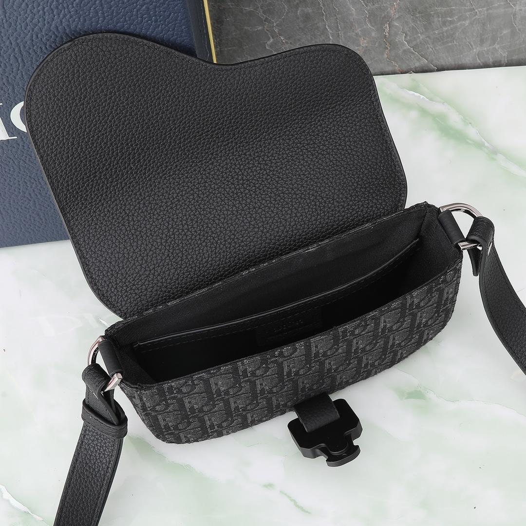 D I O R Dior Saddle Mini Flap Messenger 레플리카 15번 이미지 - Bag | 세미샵 레플리카 사이트