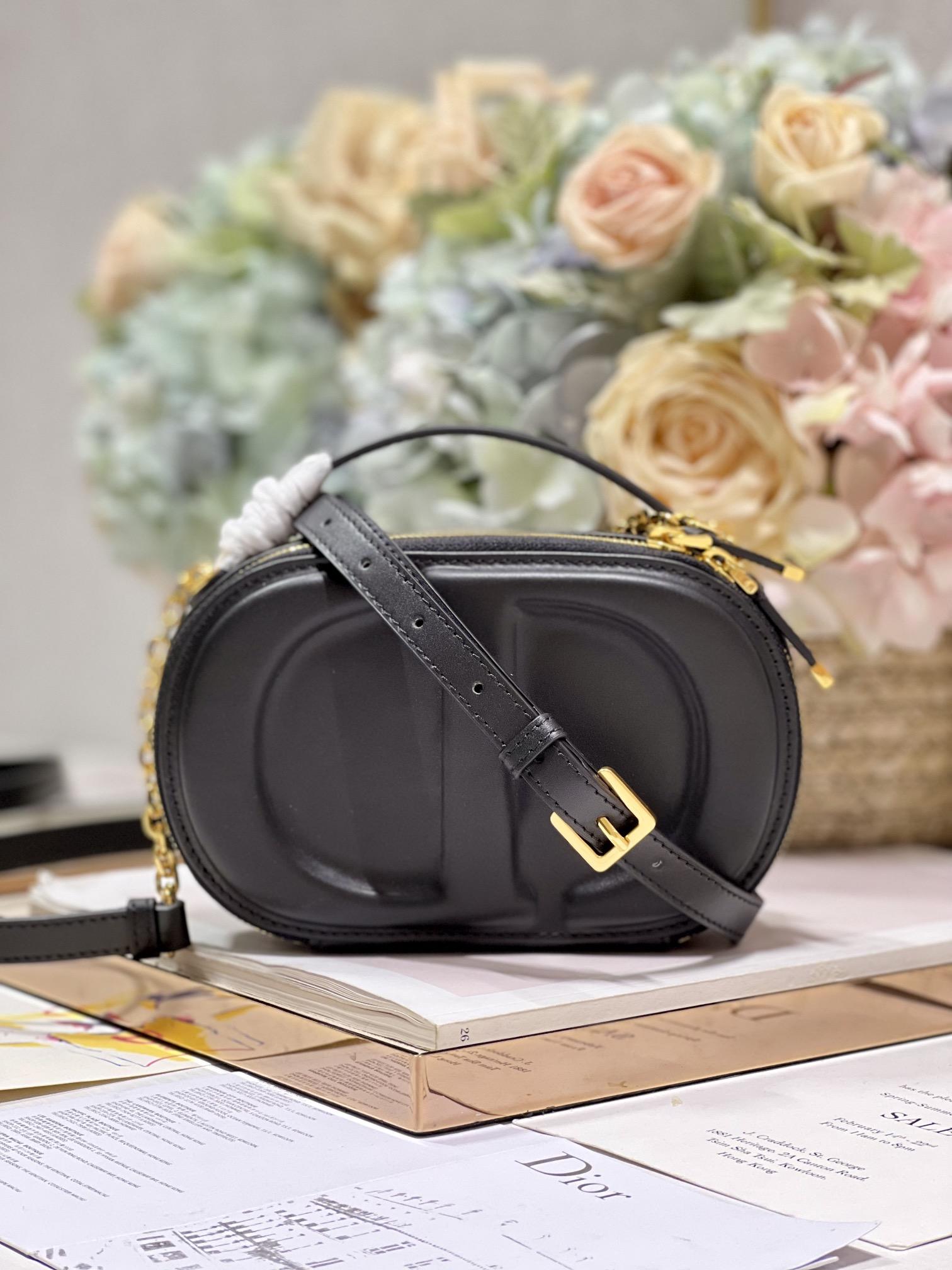 D I O R Dior Signature Oval Camera 레플리카 2번 이미지 - Bag | 세미샵 레플리카 사이트