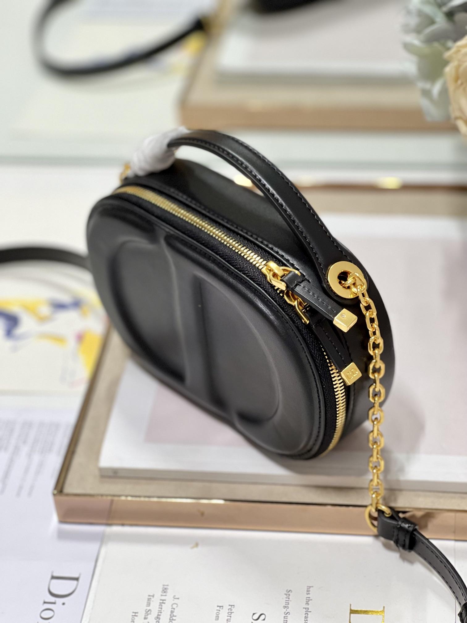 D I O R Dior Signature Oval Camera 레플리카 4번 이미지 - Bag | 세미샵 레플리카 사이트