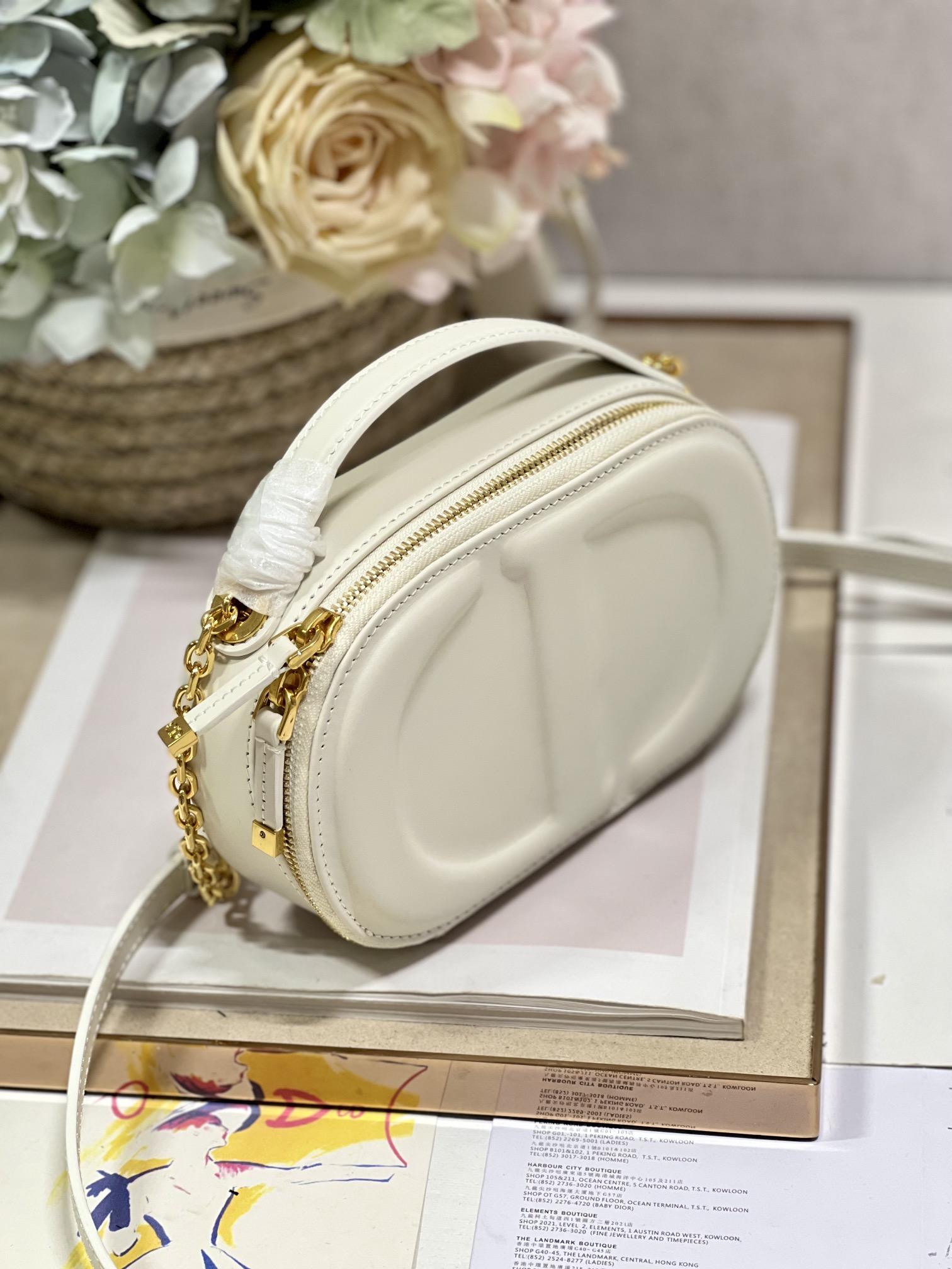D I O R Dior Signature Oval Camera 레플리카 11번 이미지 - Bag | 세미샵 레플리카 사이트