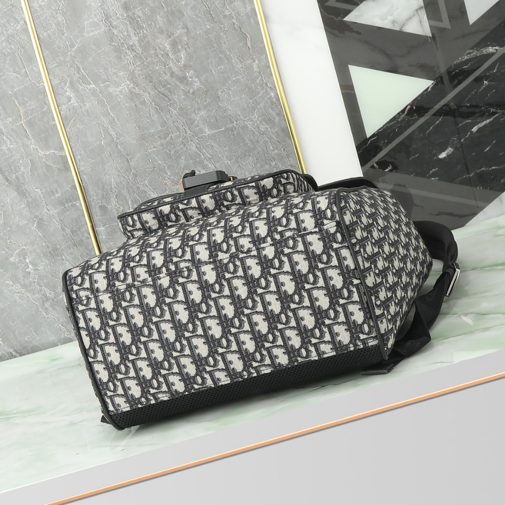 D I O R Saddle Backpack With Flap 레플리카 4번 이미지 - Bag | 세미샵 레플리카 사이트