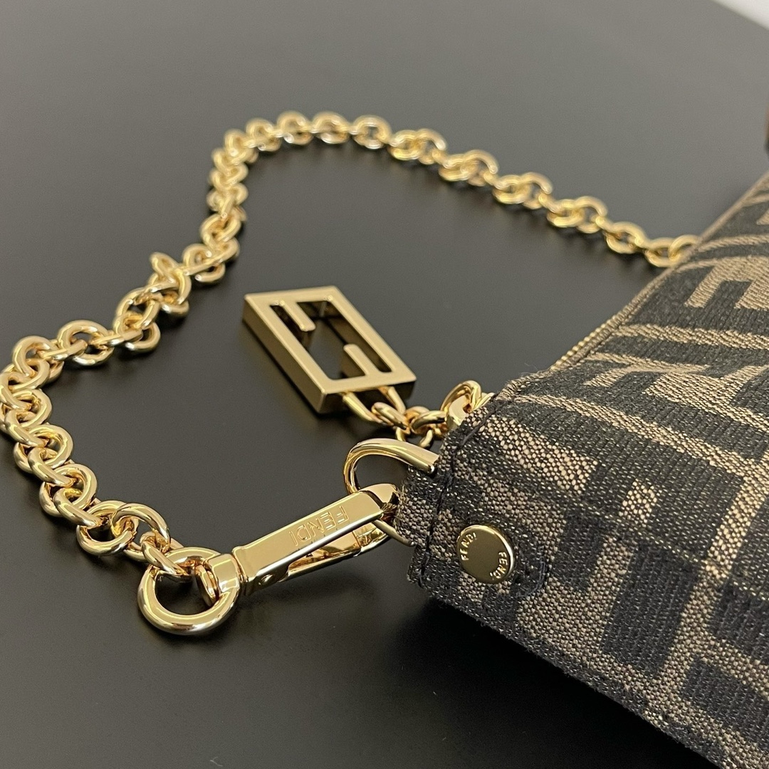 펜디 펜디 FF 패브릭 슬림 파우치 레플리카 5번 이미지 - Bag | 세미샵 레플리카 사이트