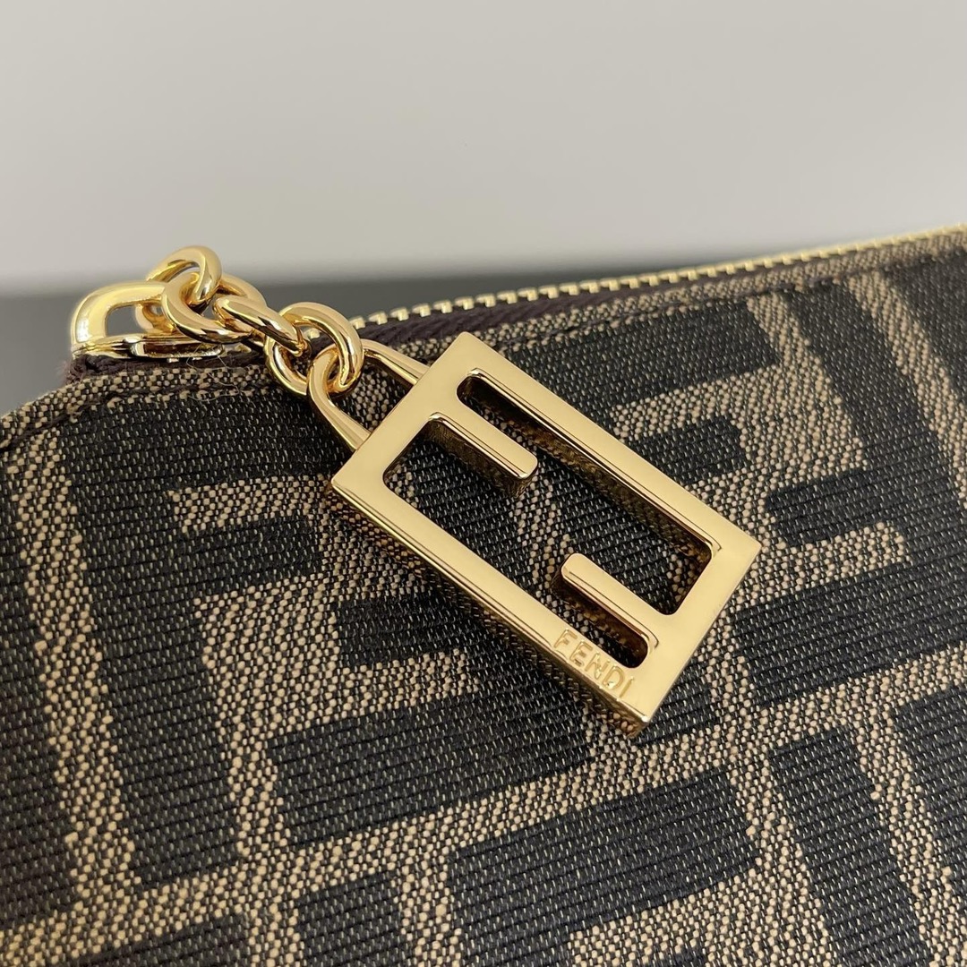 펜디 펜디 FF 패브릭 슬림 파우치 레플리카 6번 이미지 - Bag | 세미샵 레플리카 사이트