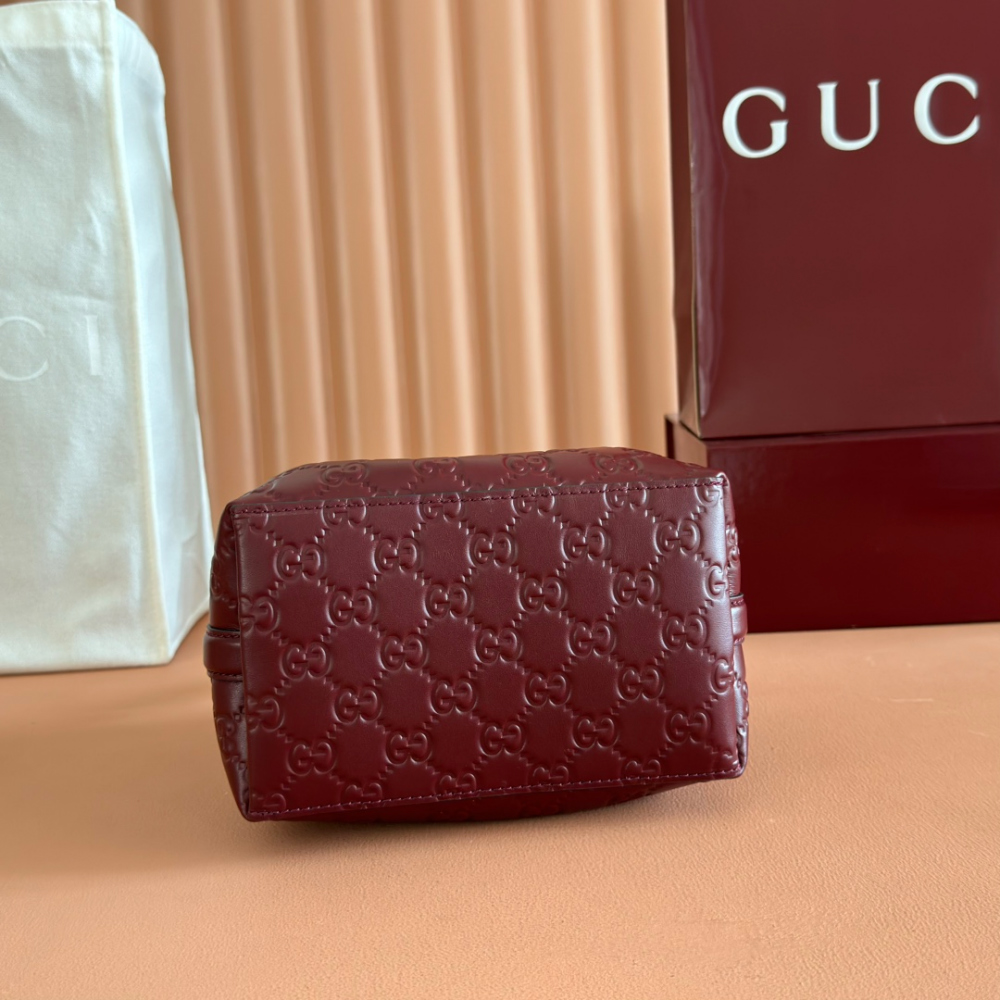Gucci Gucci GG Emblem Bucket 레플리카 4번 이미지 - Bag | 세미샵 레플리카 사이트