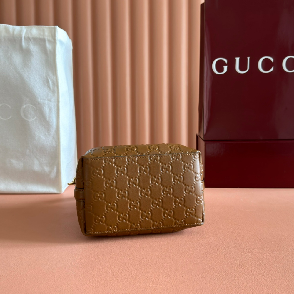 Gucci Gucci GG Emblem Bucket 레플리카 4번 이미지 - Bag | 세미샵 레플리카 사이트