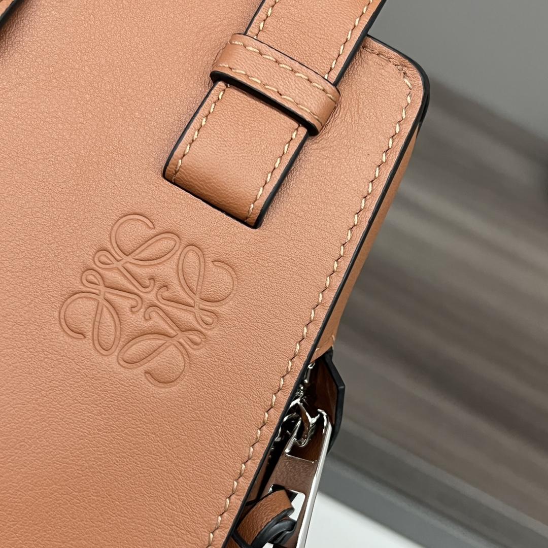 Loewe Loewe Compact Hammock 레플리카 14번 이미지 - Bag | 세미샵 레플리카 사이트