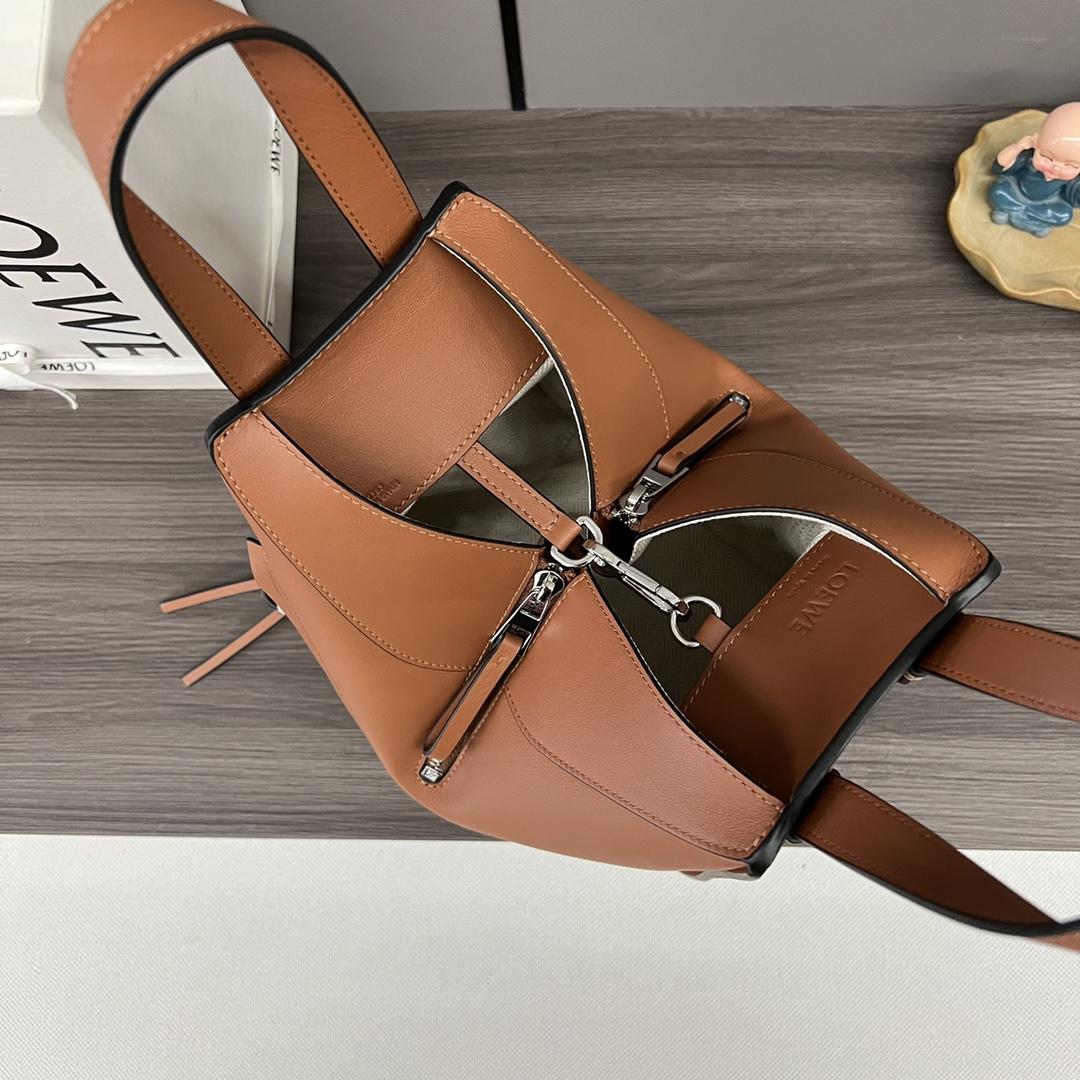 Loewe Loewe Compact Hammock 레플리카 15번 이미지 - Bag | 세미샵 레플리카 사이트