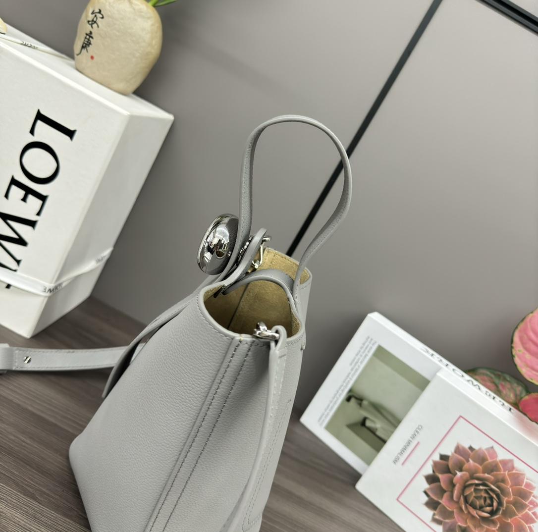 Loewe Pebble Bucket Mini - 상세 이미지