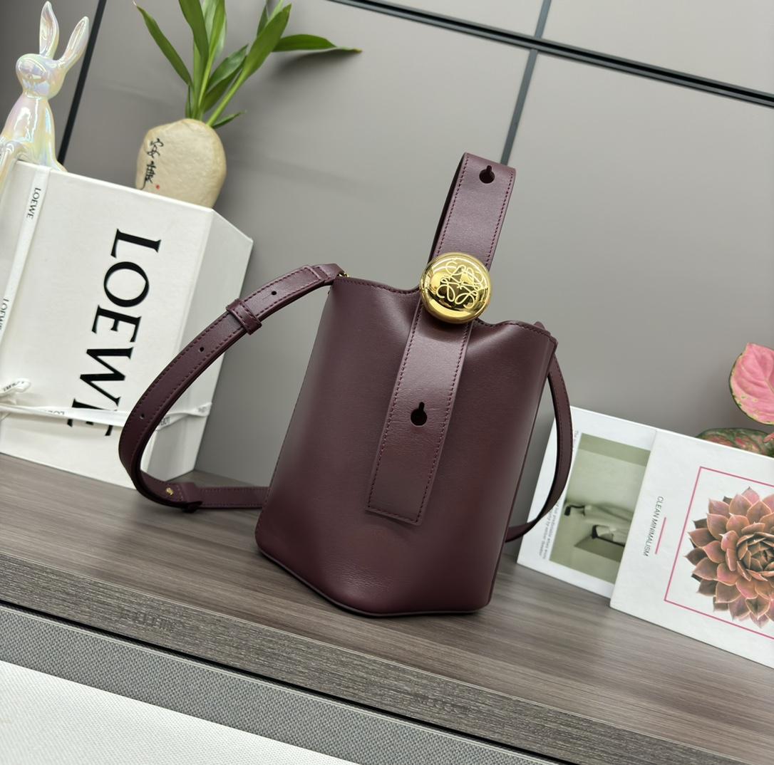 Loewe Pebble Bucket Mini - 상세 이미지