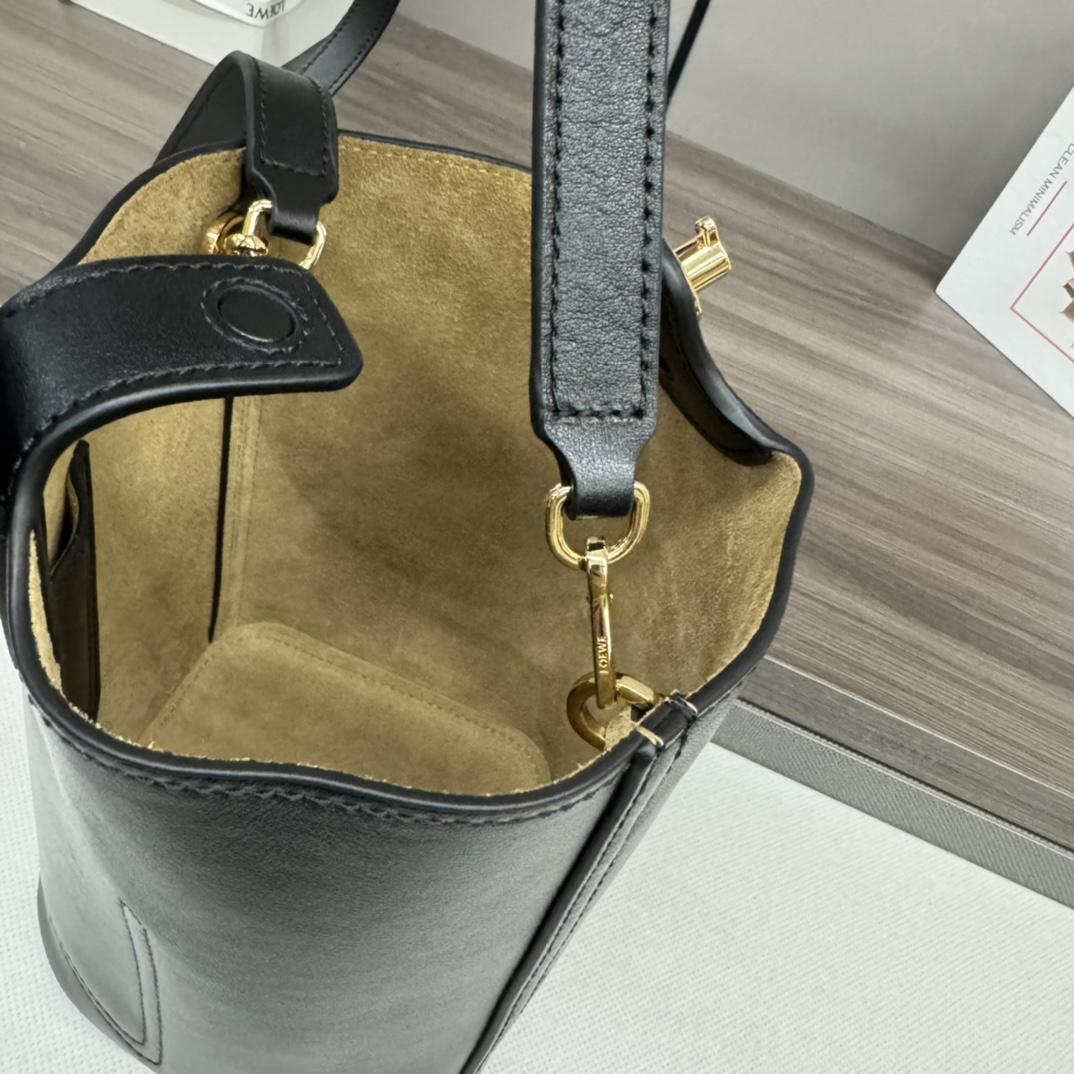 Loewe Pebble Bucket Mini - 상세 이미지