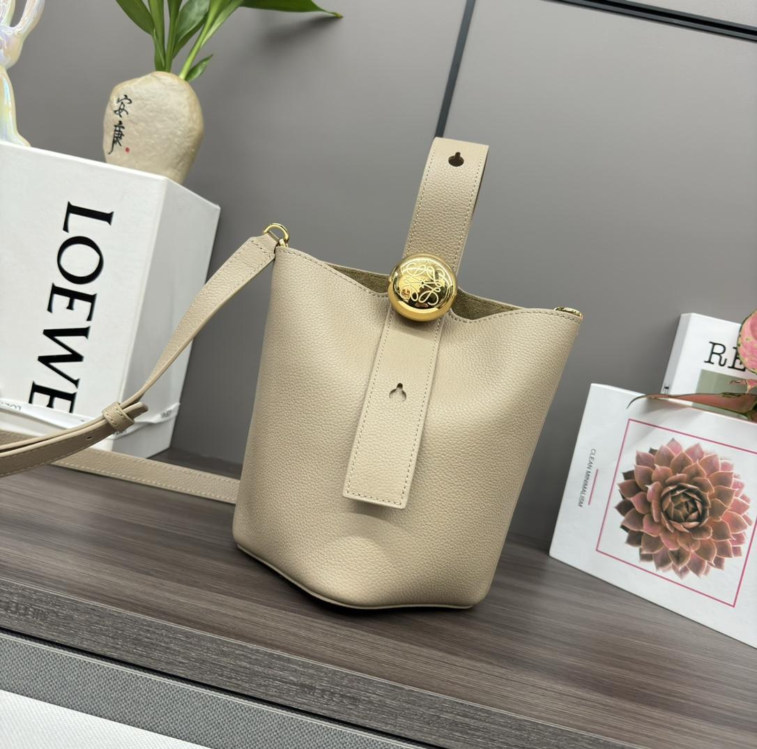Loewe Pebble Bucket Mini - 상세 이미지