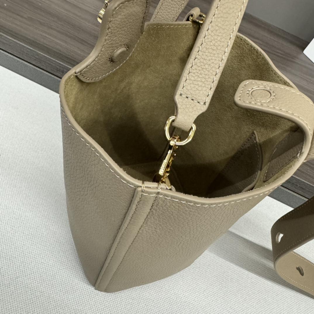 Loewe Pebble Bucket Mini - 상세 이미지