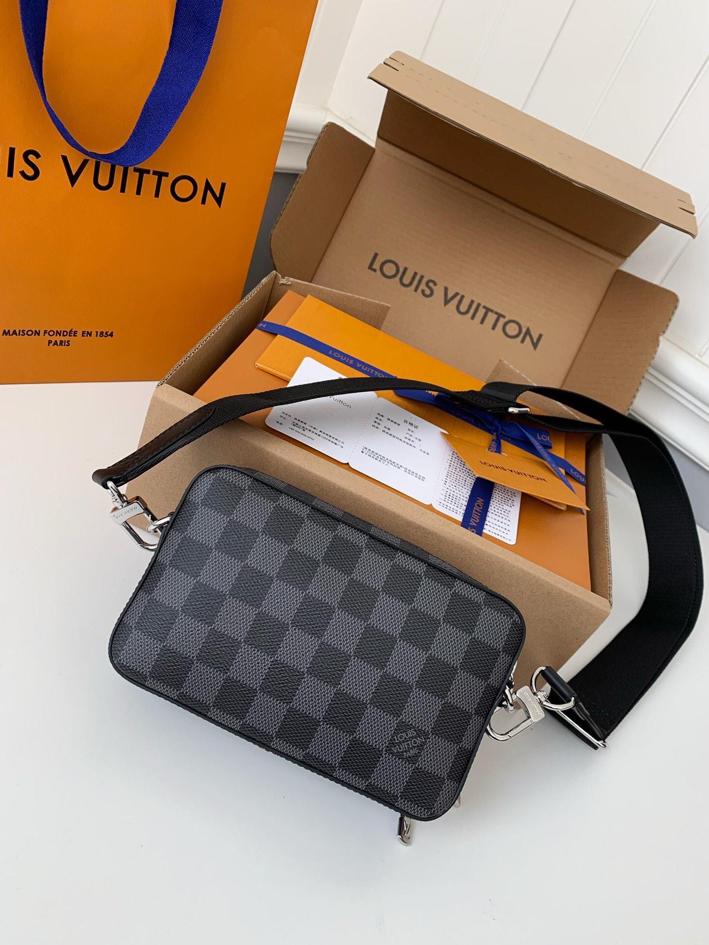 Louis Vuitton Louis Vuitton Alpha Wearable Wallet 레플리카 2번 이미지 - Bag | 세미샵 레플리카 사이트
