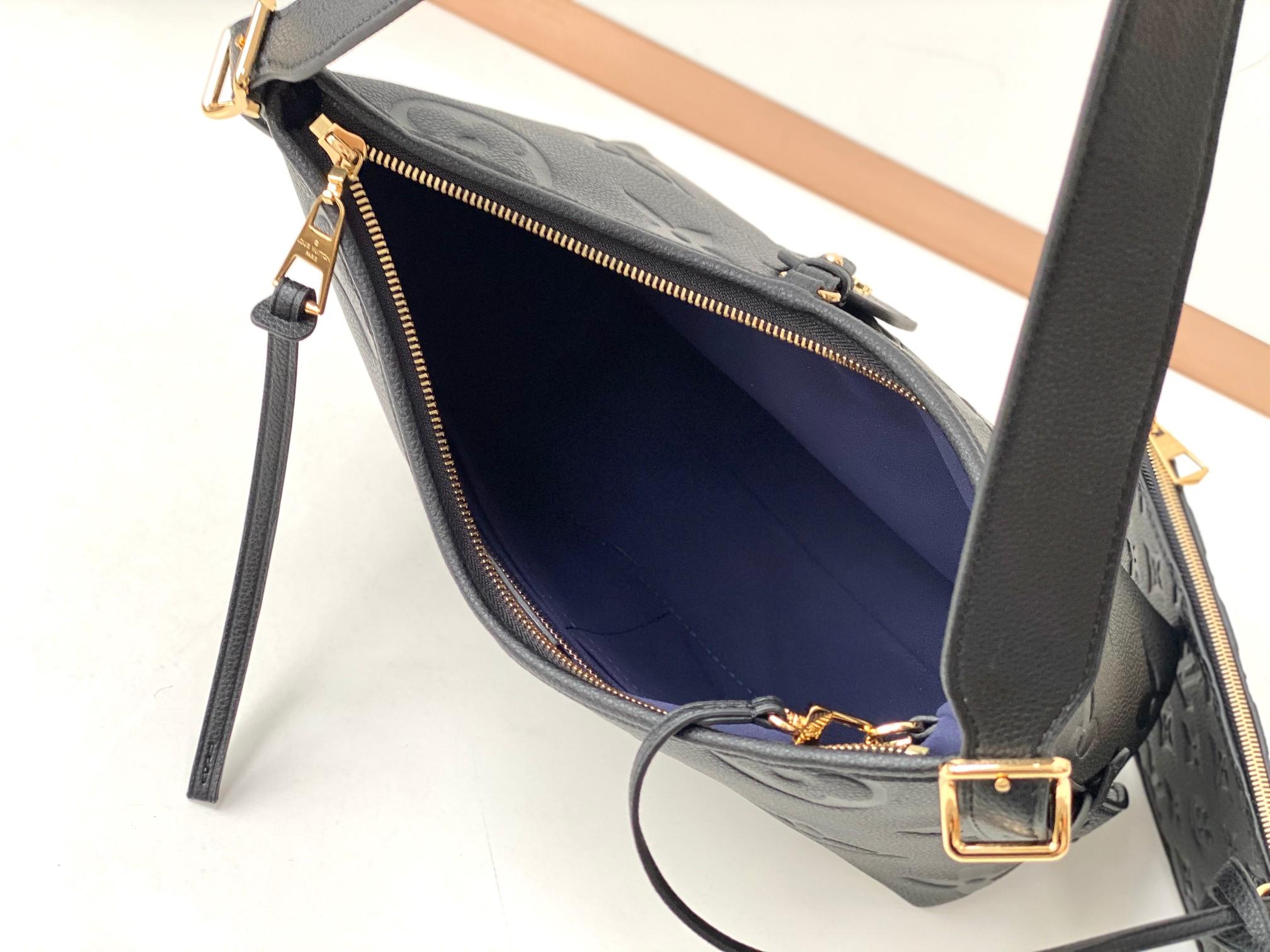 Louis Vuitton Carry All PM - 상세 이미지