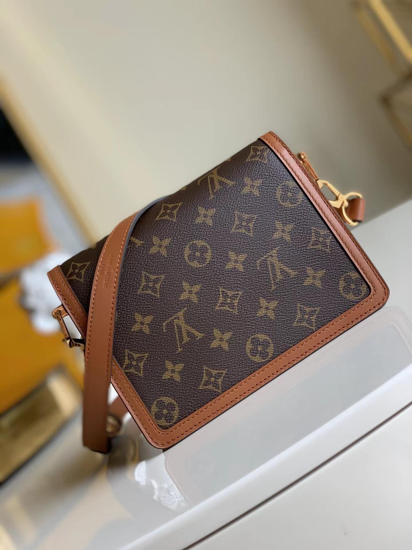 Louis Vuitton Dauphine Mini MM - 상세 이미지