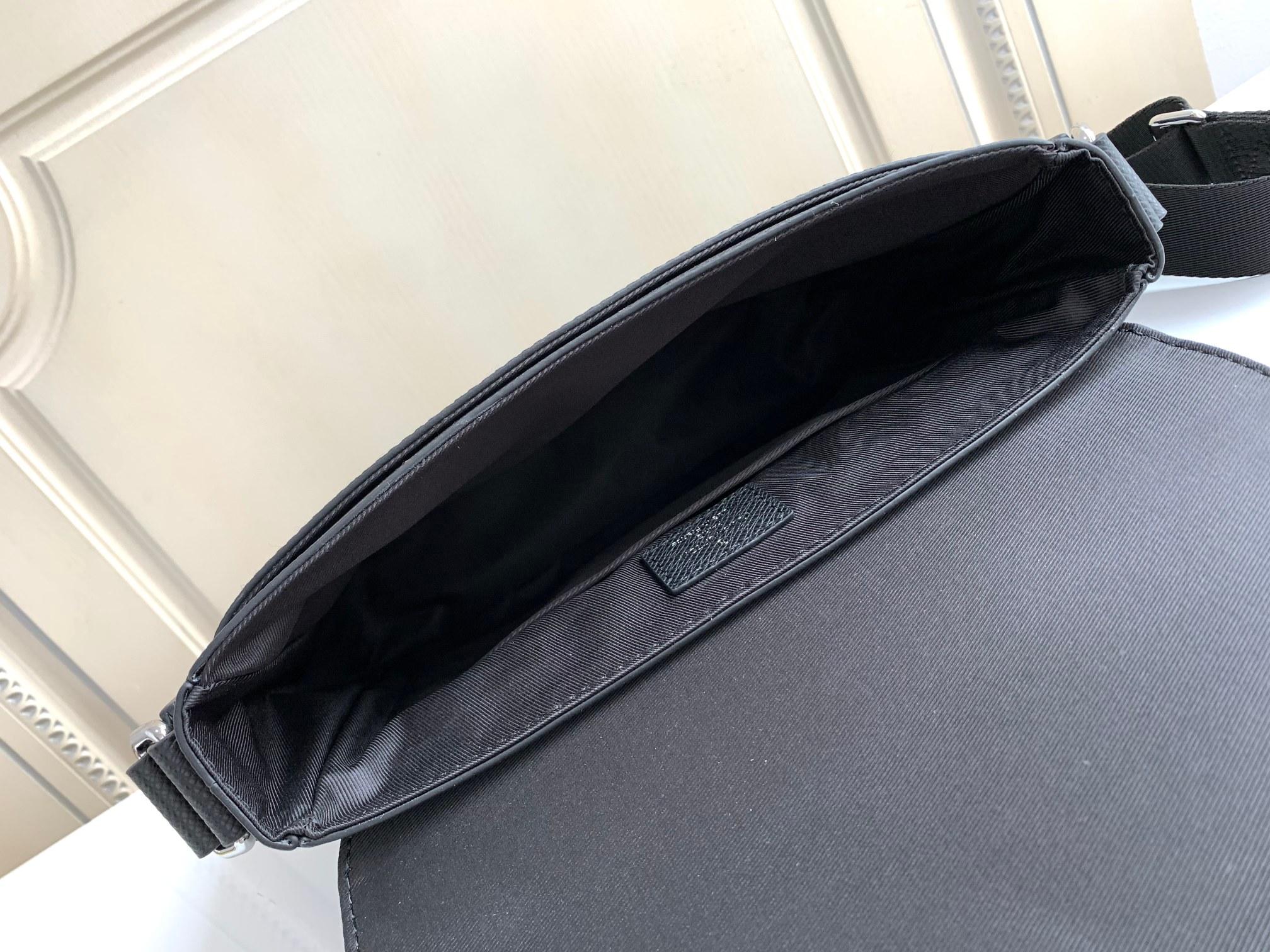 Louis Vuitton Louis Vuitton District PM Taiga 레플리카 17번 이미지 - Bag | 세미샵 레플리카 사이트