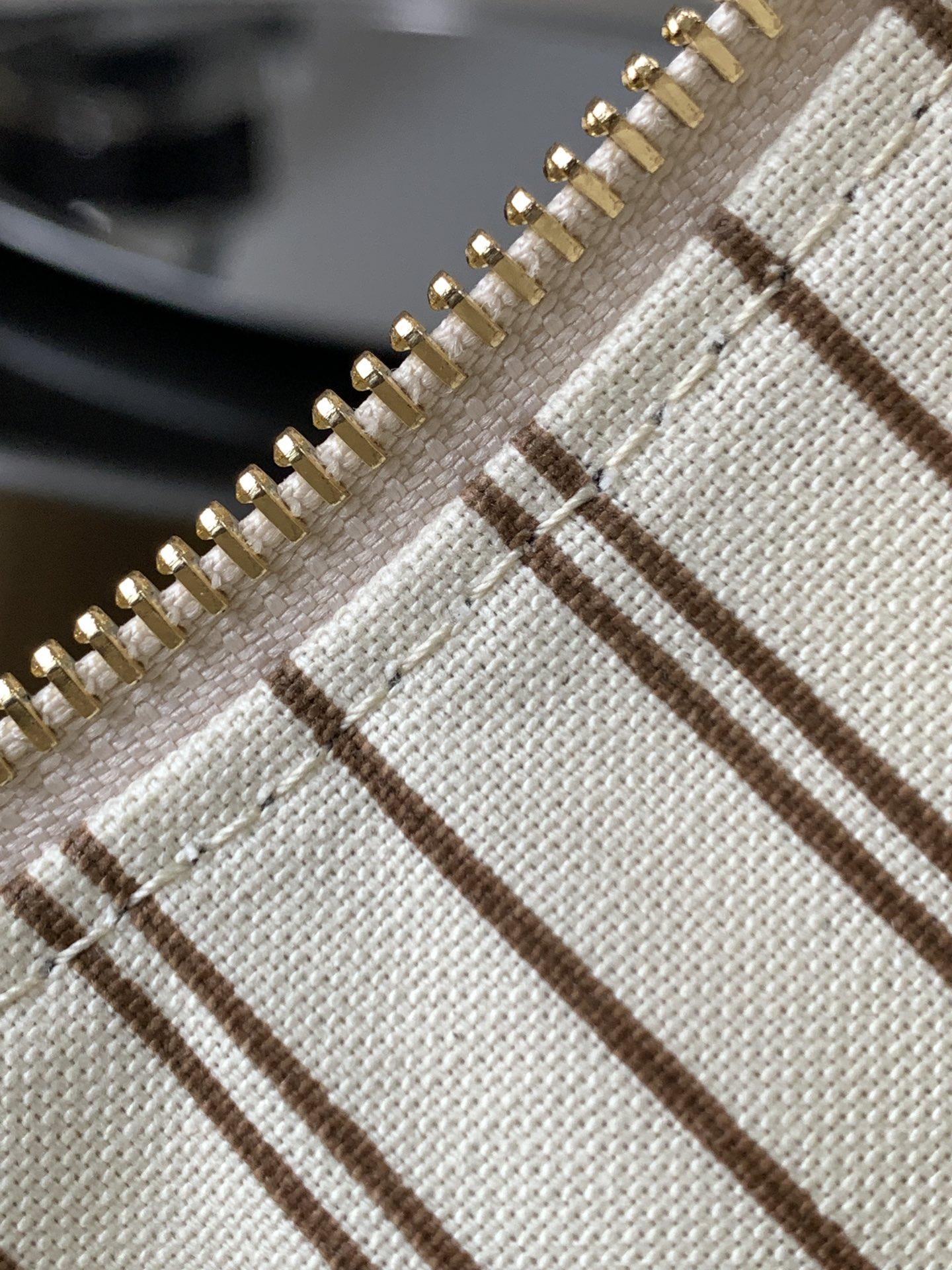 Louis Vuitton Louis Vuitton Easy Pouch on Strap 레플리카 9번 이미지 - Bag | 세미샵 레플리카 사이트