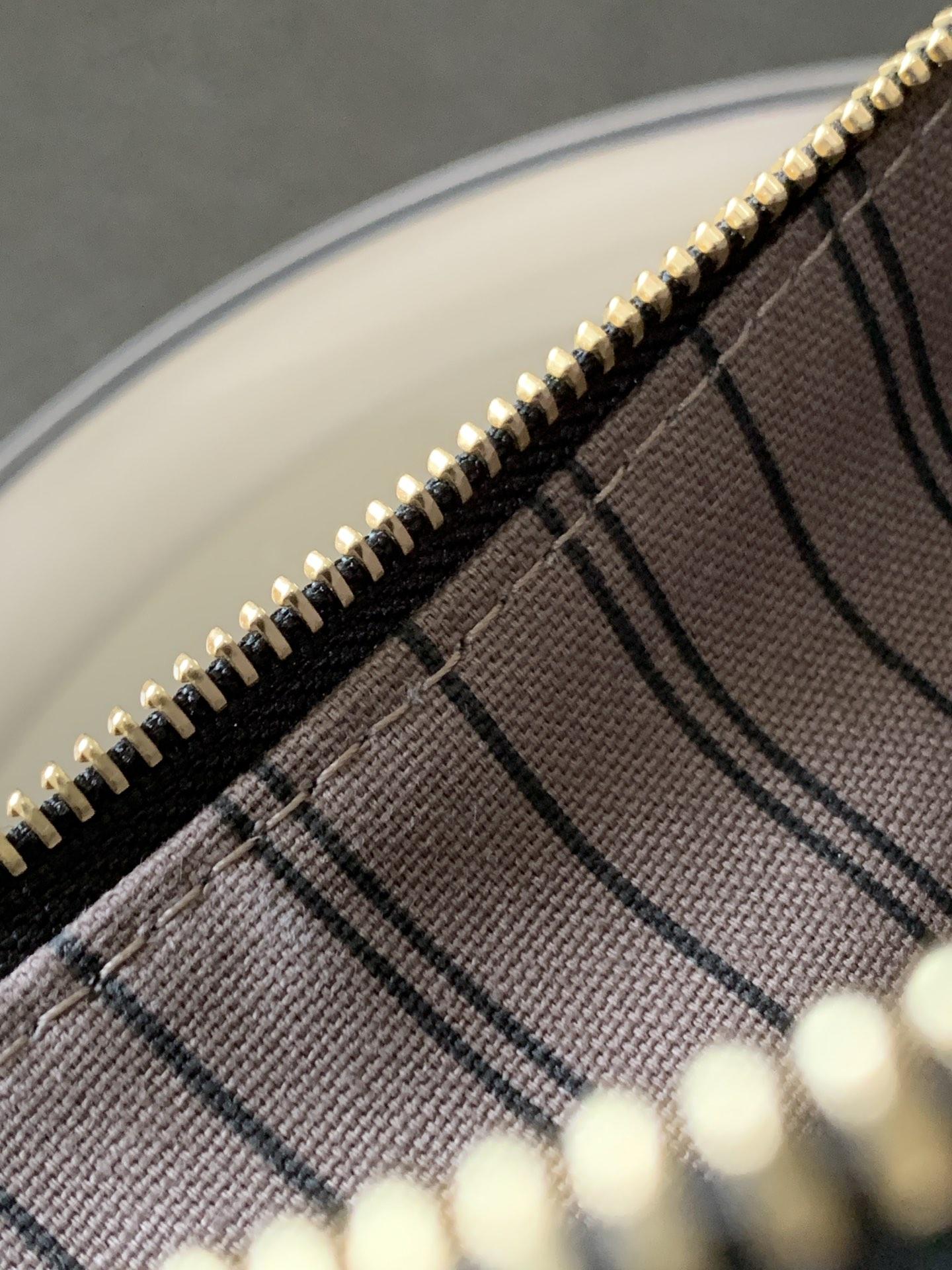 Louis Vuitton Louis Vuitton Easy Pouch on Strap 레플리카 18번 이미지 - Bag | 세미샵 레플리카 사이트