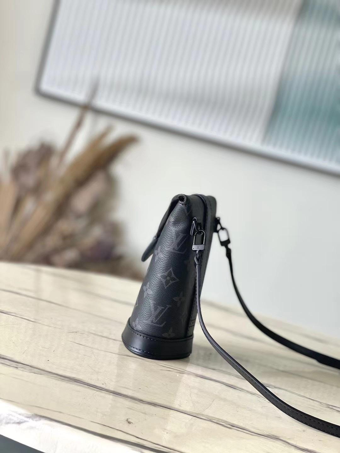 Louis Vuitton Louis Vuitton Envelope Pouch Monogram Eclipse 레플리카 3번 이미지 - Bag | 세미샵 레플리카 사이트