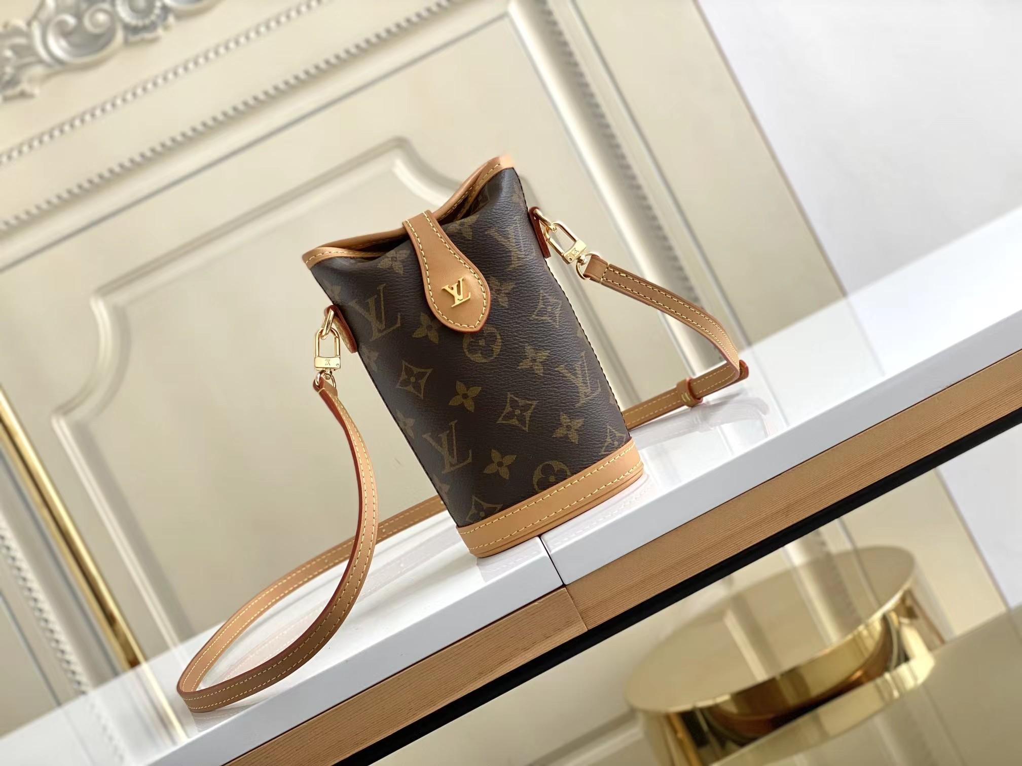 Louis Vuitton Louis Vuitton Fold Me Pouch Monogram 레플리카 1번 이미지 - Bag | 세미샵 레플리카 사이트
