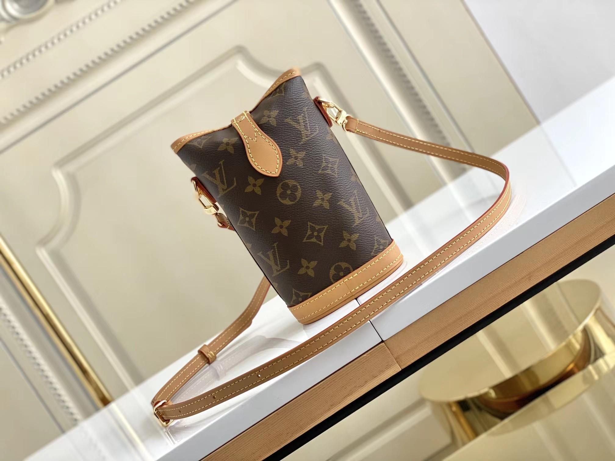 Louis Vuitton Louis Vuitton Fold Me Pouch Monogram 레플리카 2번 이미지 - Bag | 세미샵 레플리카 사이트