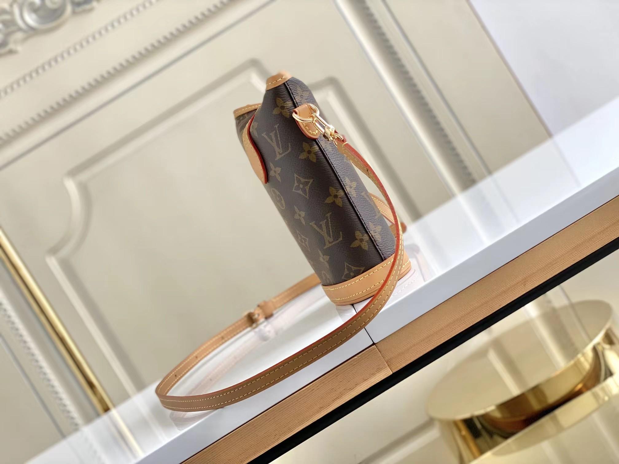 Louis Vuitton Louis Vuitton Fold Me Pouch Monogram 레플리카 3번 이미지 - Bag | 세미샵 레플리카 사이트