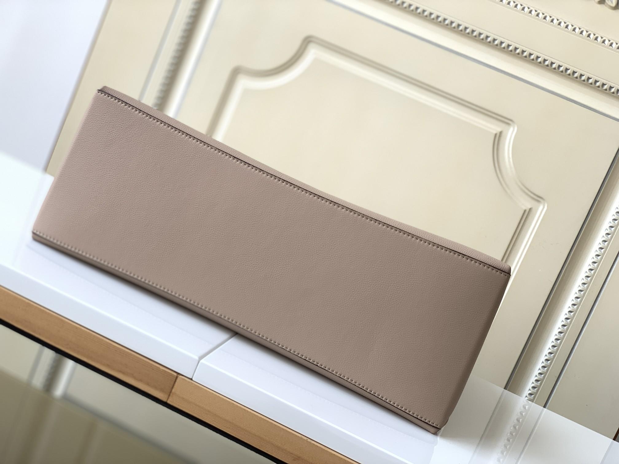 Louis Vuitton Louis Vuitton Lock Me Shopper 레플리카 4번 이미지 - Bag | 세미샵 레플리카 사이트