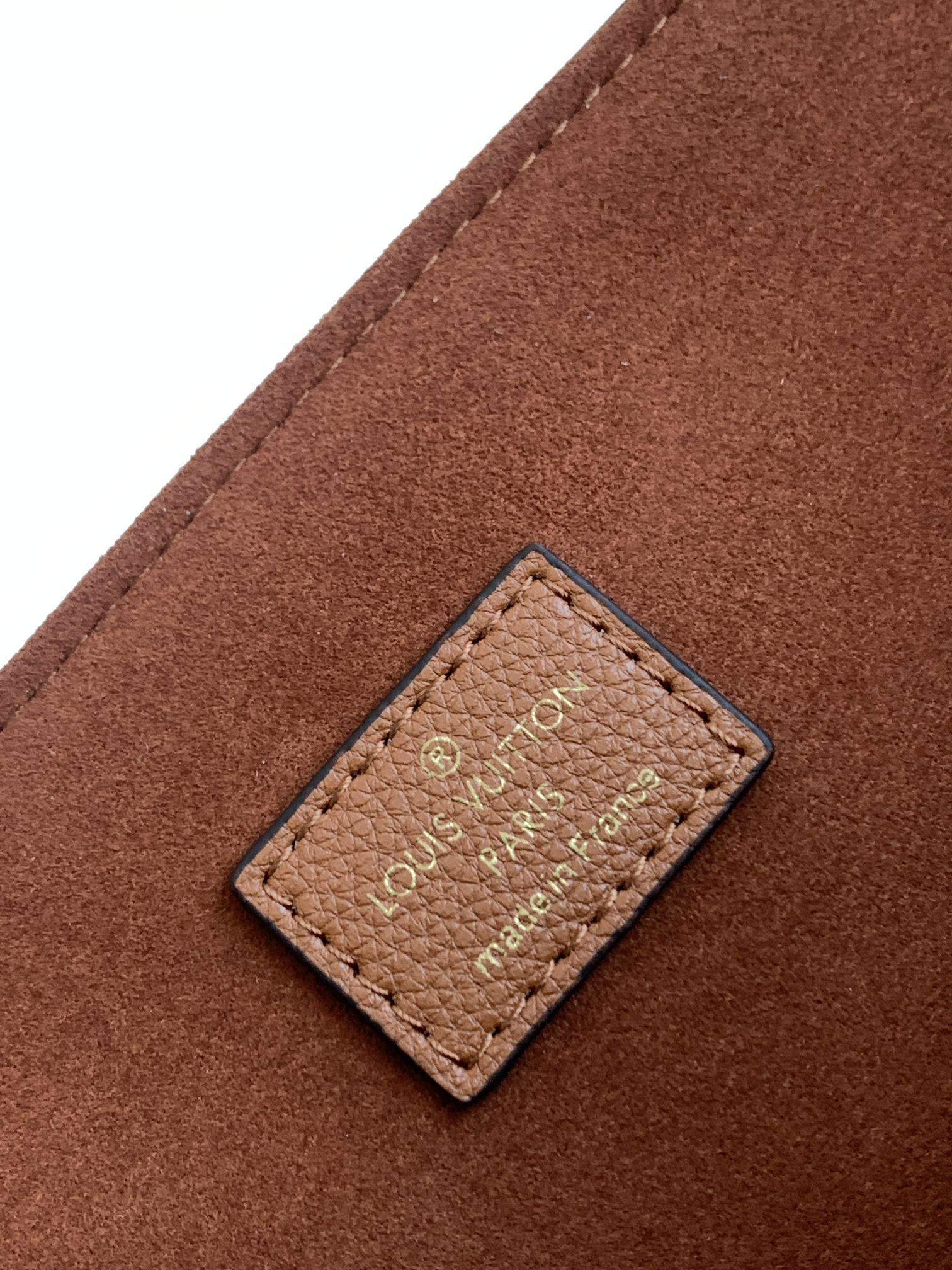 Louis Vuitton Louis Vuitton Lock Me Shopper 레플리카 16번 이미지 - Bag | 세미샵 레플리카 사이트