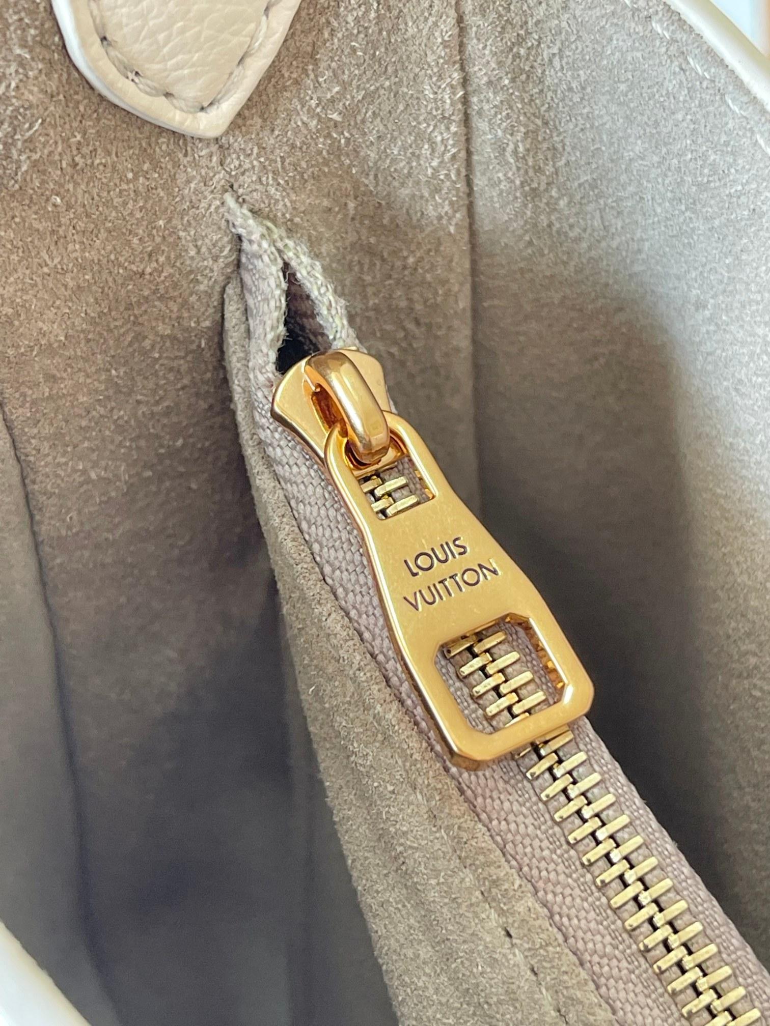 Louis Vuitton Louis Vuitton Low Key Shoulder 레플리카 15번 이미지 - Bag | 세미샵 레플리카 사이트