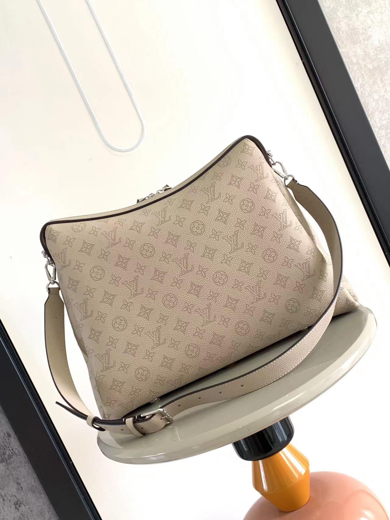 Louis Vuitton Louis Vuitton Mahina MM Hand It All 레플리카 12번 이미지 - Bag | 세미샵 레플리카 사이트