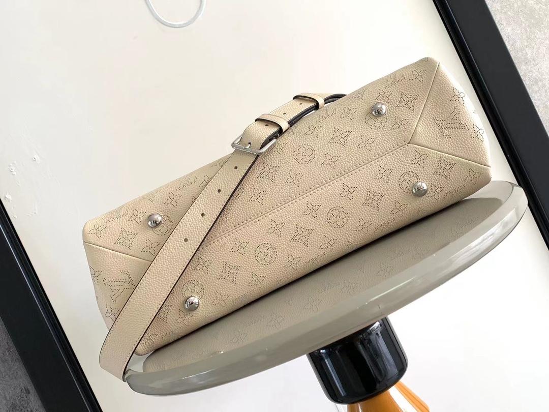 Louis Vuitton Louis Vuitton Mahina MM Hand It All 레플리카 13번 이미지 - Bag | 세미샵 레플리카 사이트