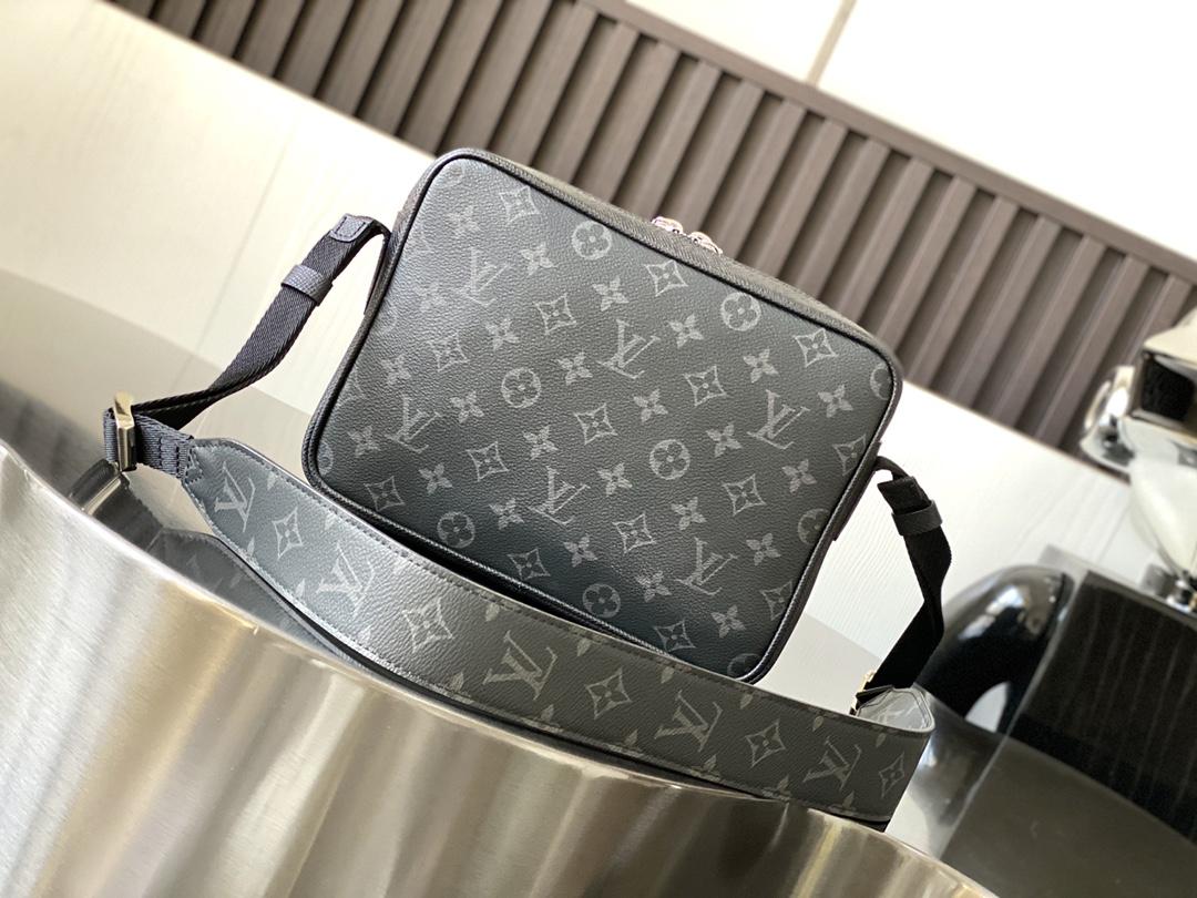 Louis Vuitton Louis Vuitton Outdoor Messenger 레플리카 2번 이미지 - Bag | 세미샵 레플리카 사이트