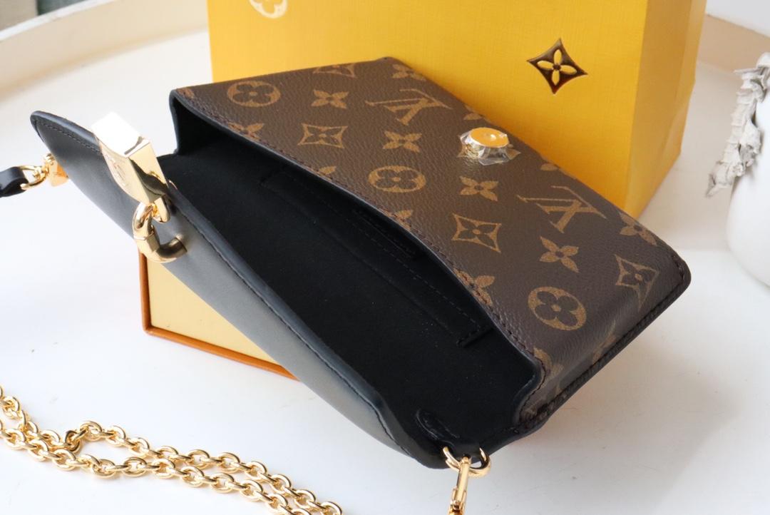 Louis Vuitton Louis Vuitton Padlock On Strap 레플리카 7번 이미지 - Bag | 세미샵 레플리카 사이트