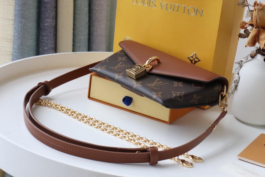Louis Vuitton Louis Vuitton Padlock On Strap 레플리카 21번 이미지 - Bag | 세미샵 레플리카 사이트